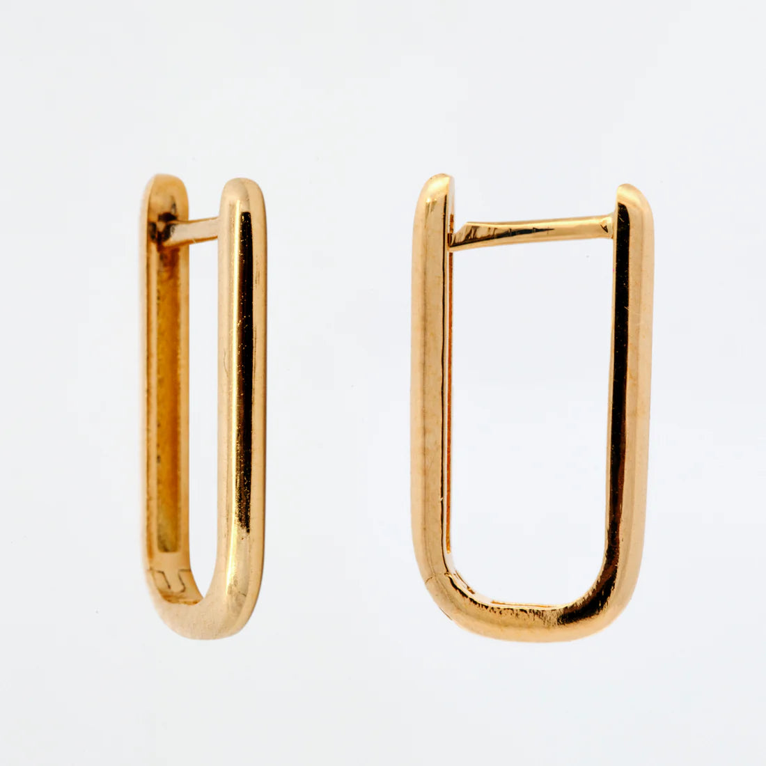 U-Shaped Huggie Earring In 18K Yellow Gold